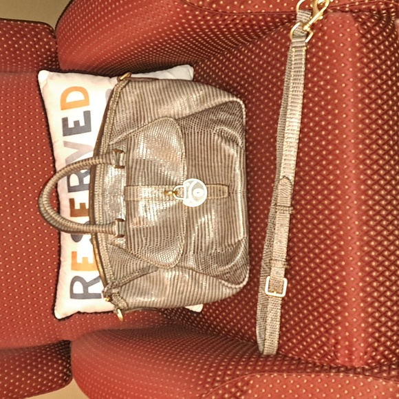 Dooney & Bourke satchel - Picture 16 of 16